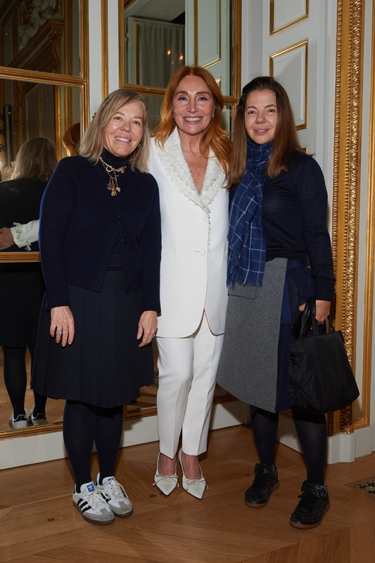 Adını Zarafet, Özgünlük Ve Cesur Tasarımlarla Efsaneleştiren Dilek Hanif, Yepyeni Couture Koleksiyonu İle Geleneksel Türk El Sanatlarını Paris’e Taşıdı. Adını Zarafet, Özgünlük Ve Cesur Tasarımlarla Efsaneleştiren Dilek Hanif, Yepyeni Couture Koleksiyonu İle Geleneksel Türk El Sanatlarını Paris’e Taşıdı.